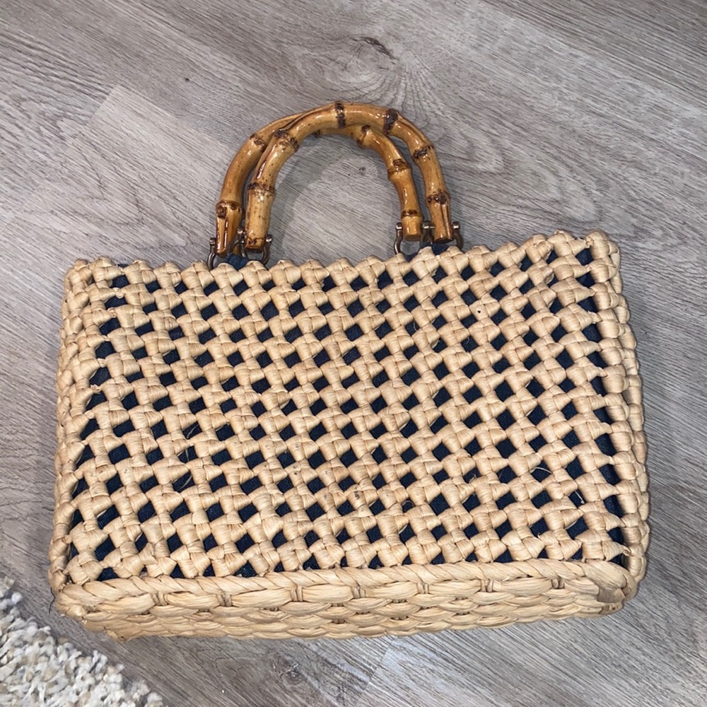 Wooden Handle Straw Tote Bag
